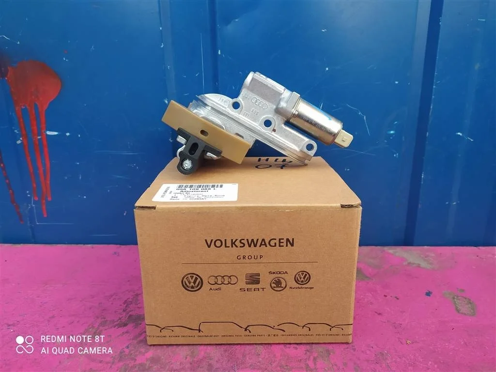 Натяжитель цепи Golf 4 Bora 1,8 AGN AGU 058109088K