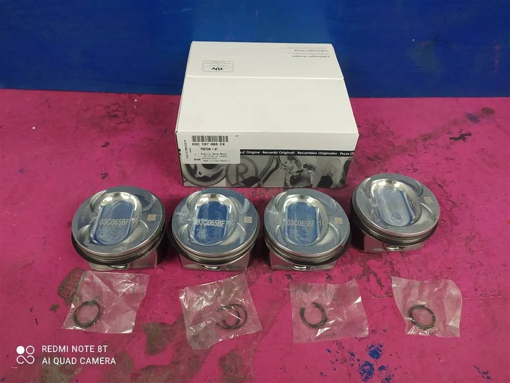 Поршень комплект VW Golf 5 6 Jetta 1,4 03C107065CK