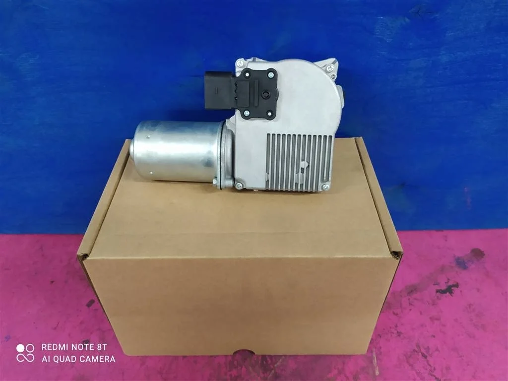 Моторчик переднего дворника Audi Q7 2006-2015