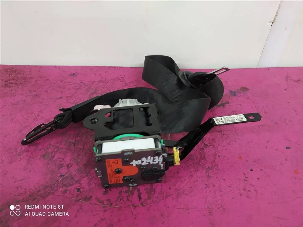 Ремень безопасности правый VW Touareg 2 7P0857706