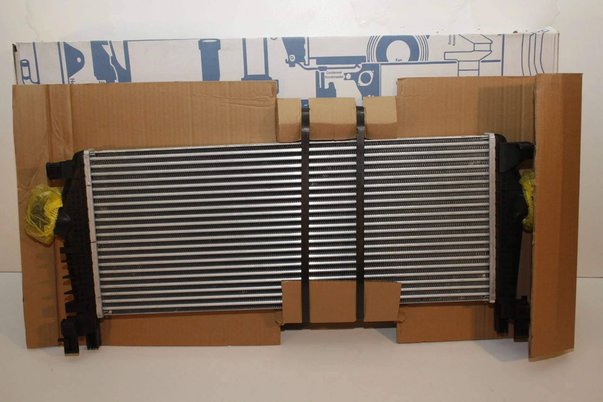 Радиатор интеркулера АКПП новый Opel Astra J