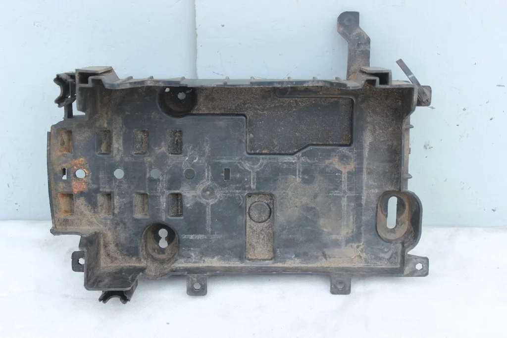 Площадка под аккумулятор АКБ Opel Mokka