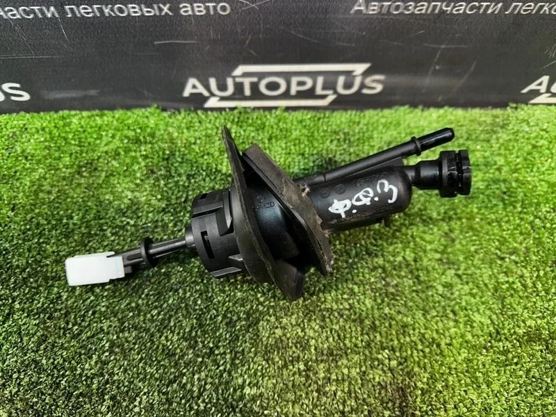 Главный цилиндр сцепления Ford Focus 2011 1863548 СЕДАН 1.6 PNDA