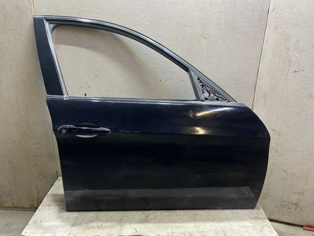 Дверь передняя правая BMW E90