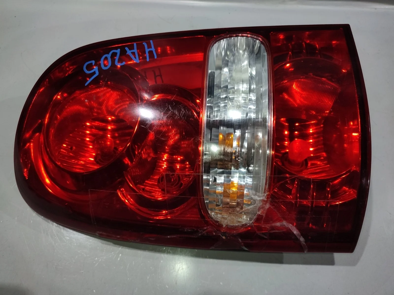 Фонарь SsangYong Rexton 2012 Y250