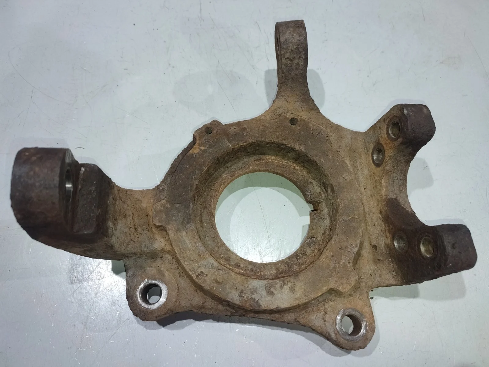 Цапфа (кулак поворотный) SsangYong Rexton 2012 Y250