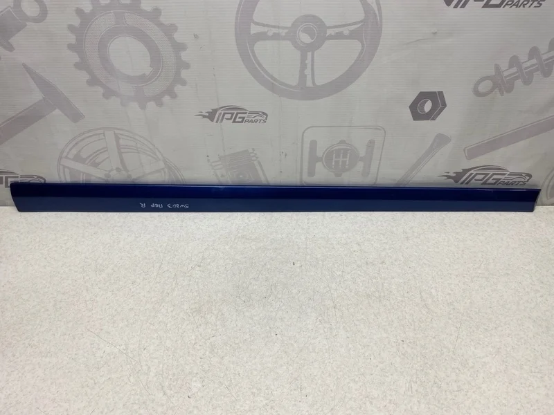 Молдинг передней правой двери Mercedes-benz 2003 W203