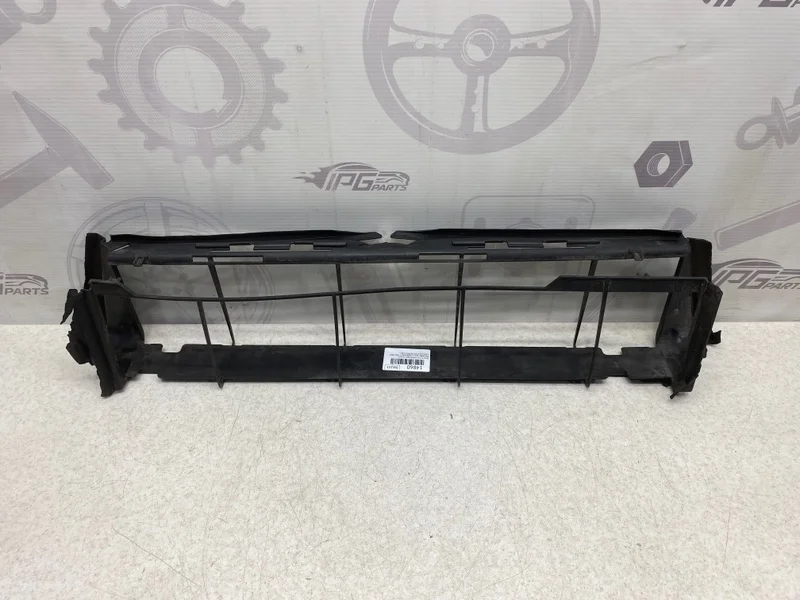 Дефлектор радиатора нижний Mercedes-benz 2005 W203