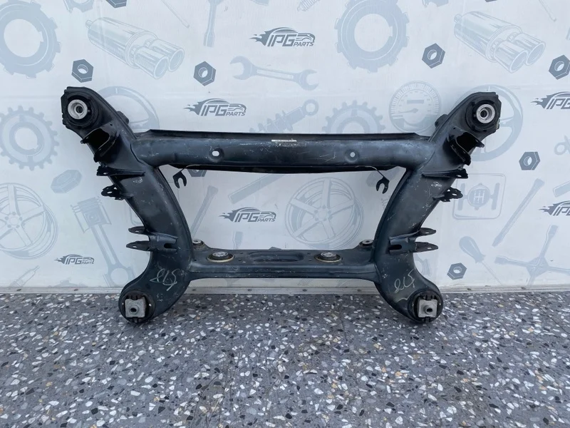 Подрамник задний Mercedes-benz W204