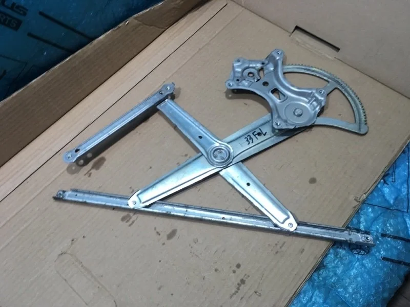 Стеклоподъемник электр. передний левый Toyota Land Cruiser 2018 6980260080 URJ202 4.5 1VD-FTV