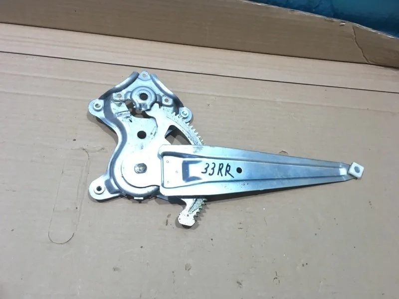 Стеклоподъемник электр. задний правый Toyota Land Cruiser 2018 6980335080 URJ202 4.5 1VD-FTV