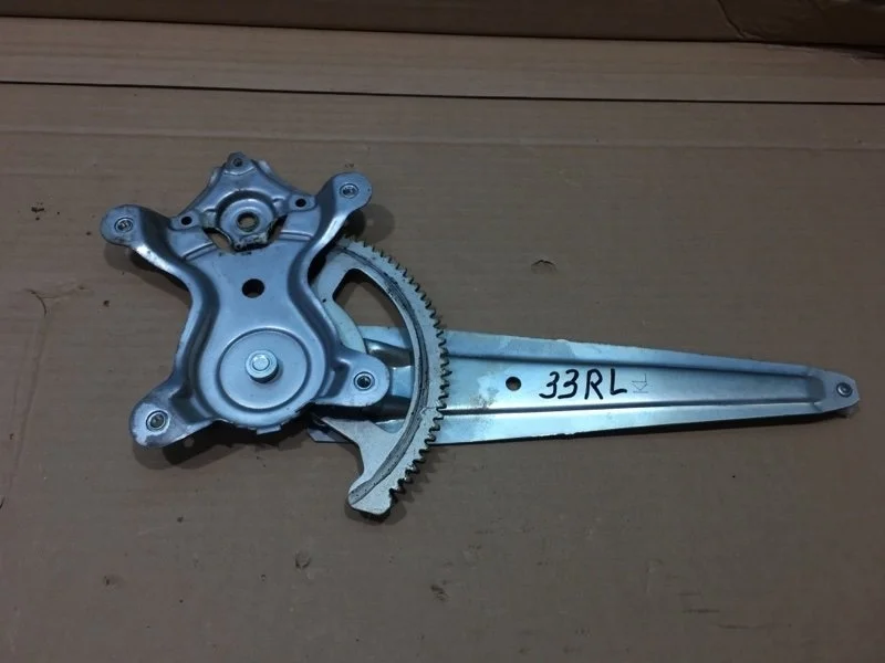 Стеклоподъемник электр. задний левый Toyota Land Cruiser 2018 6980435080 URJ202 4.5 1VD-FTV