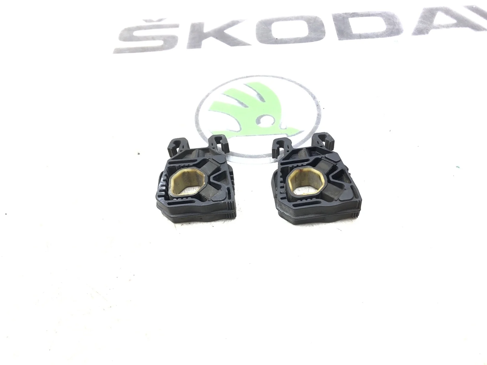 Подушка радиатора Skoda Superb 2018 5Q0121367D 3 (3V) 1.6 DCXA