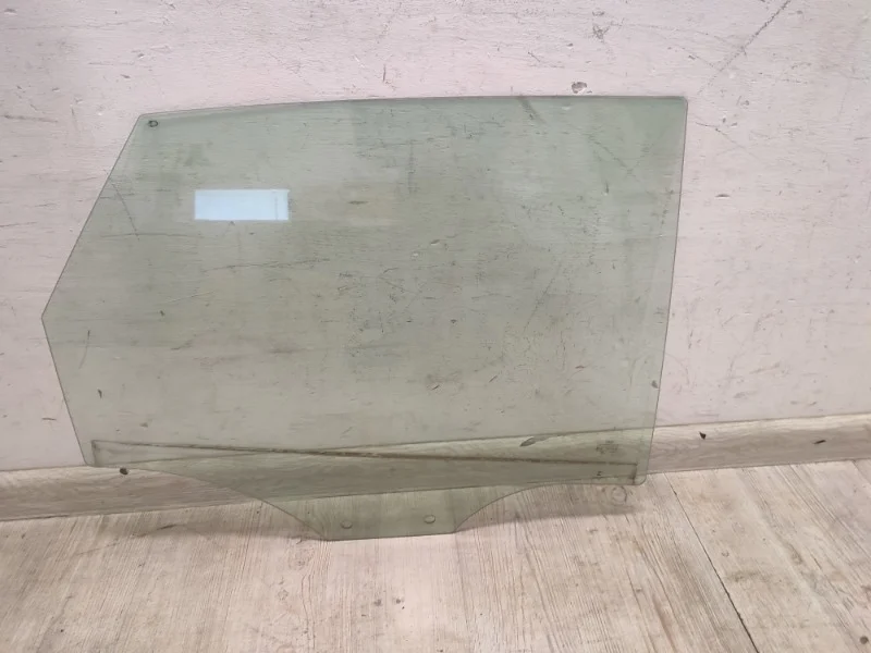 Стекло двери Audi Q3 2012-2018 8U