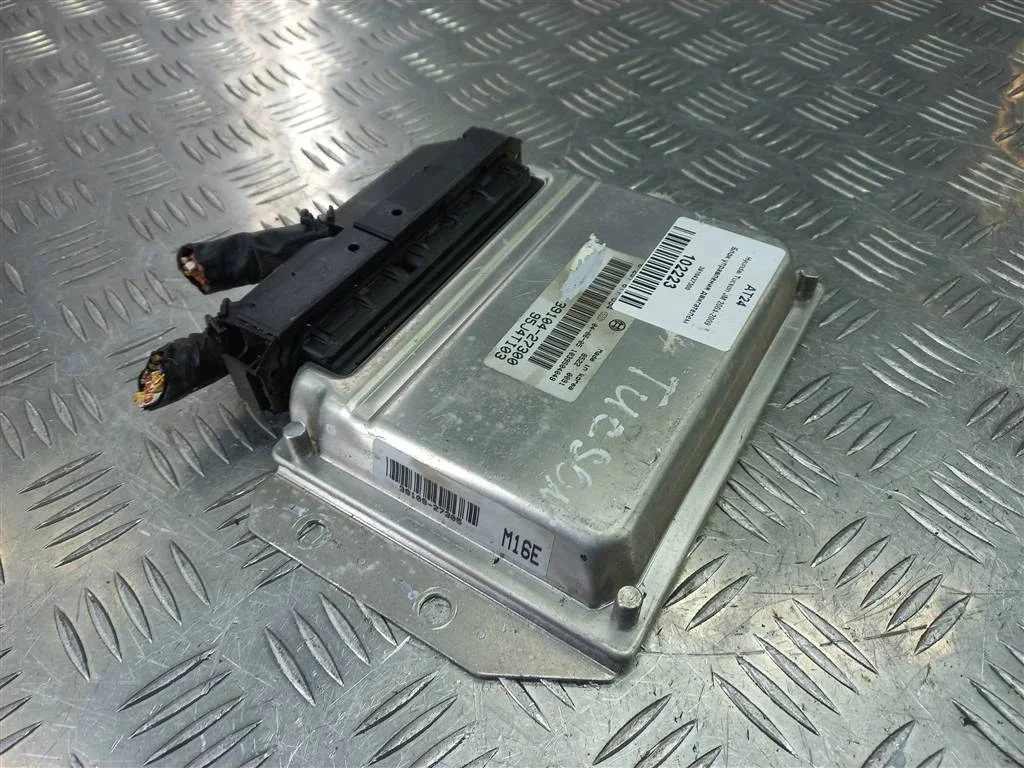 Блок управления двигателем Hyundai TUCSON I (2004