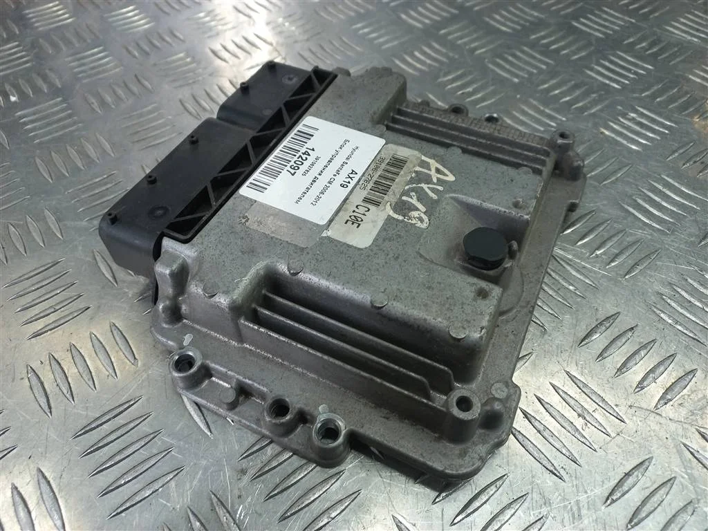 Блок управления двигателем Hyundai SANTA FE II (2