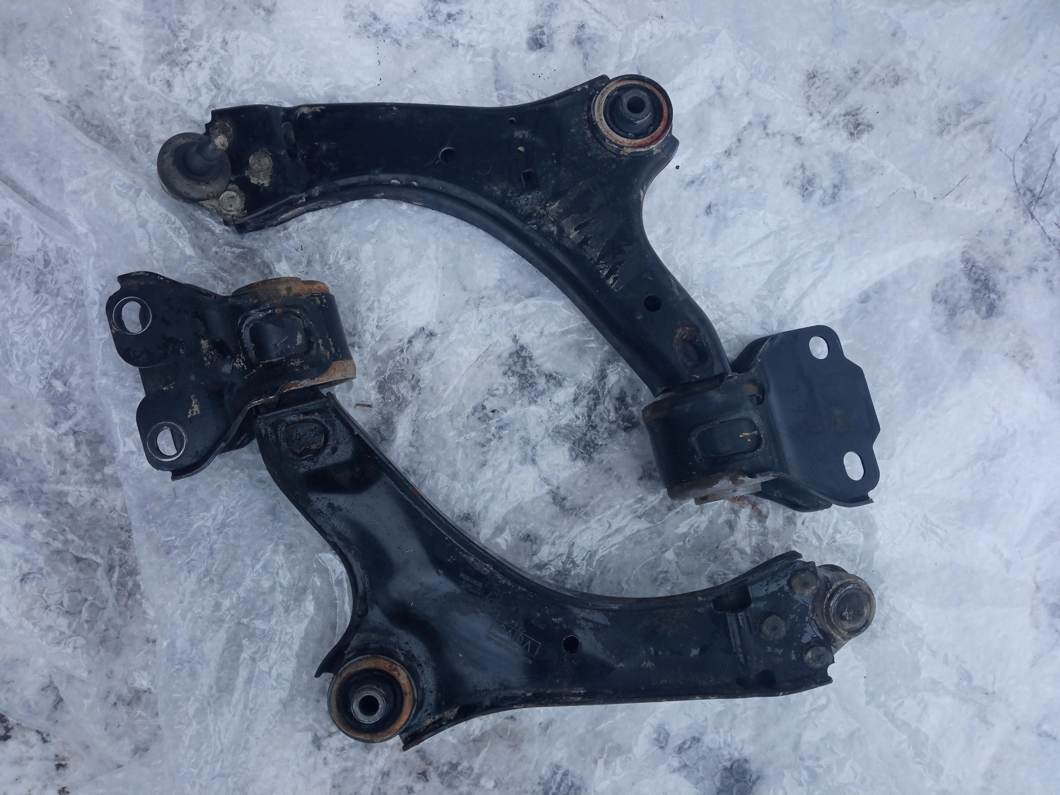 Рычаг передний Volvo 2008-2018 S60 V70 S80