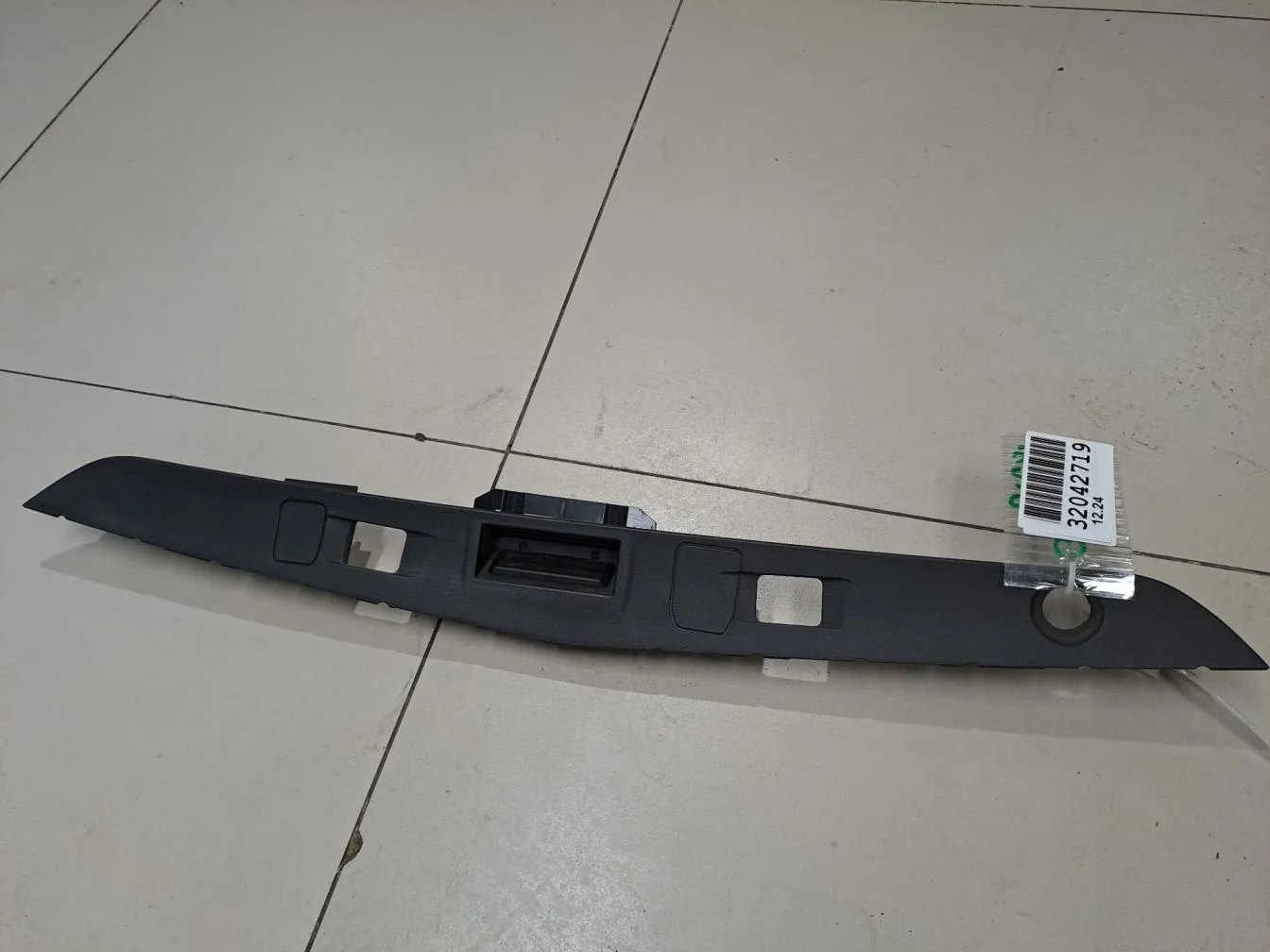 Накладка крышки багажника для Mercedes E-klasse W212 2009-2016