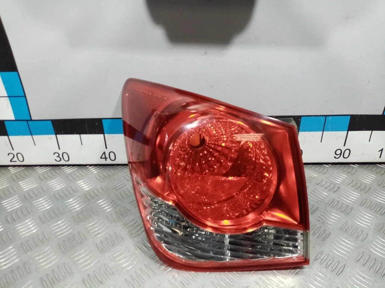 [Б/У] Фонарь задний наружный левый Cruze - (Состояние: отремонтировано крепление ) [Незначительные дефекты] [Код: 00535224 ]