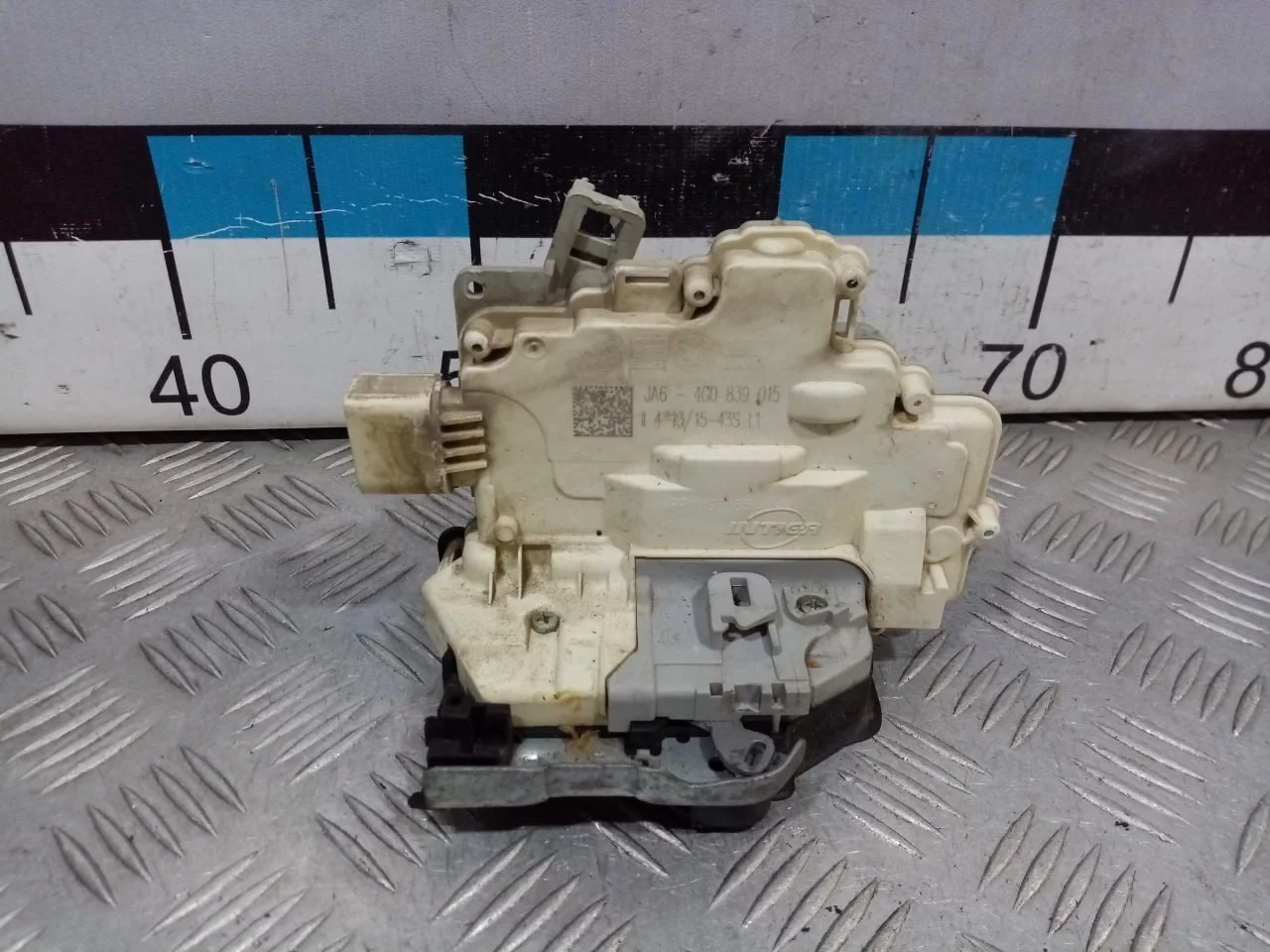 [Б/У] Замок двери задней левой [Код: 00533443 ]