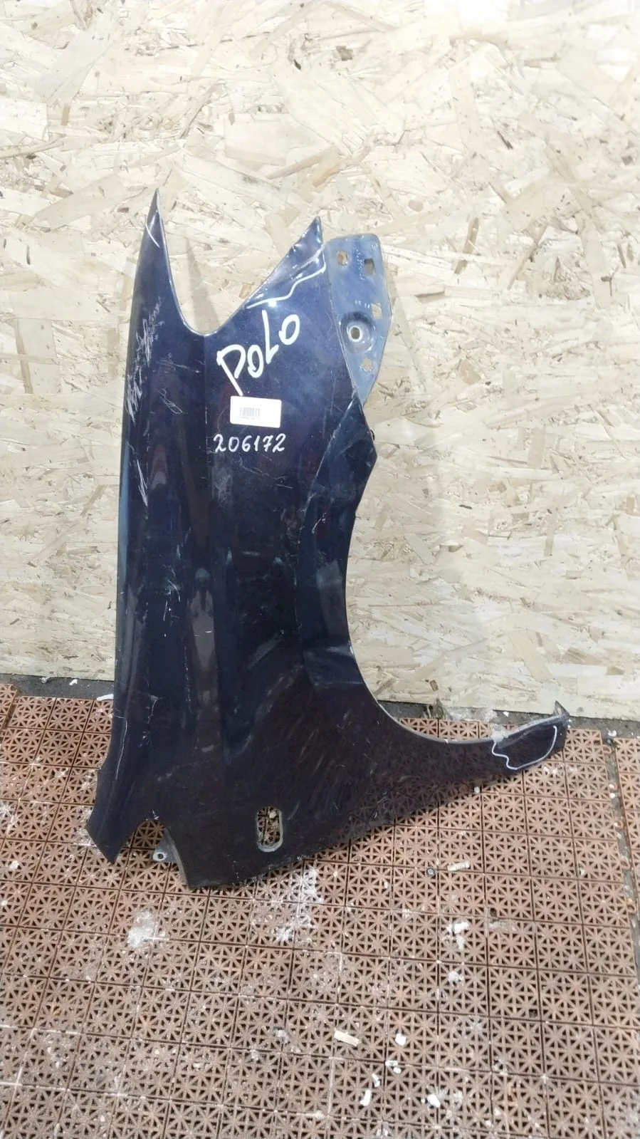 Крыло VOLKSWAGEN POLO 2010- переднее седан правое синее б/у POLO(2010-