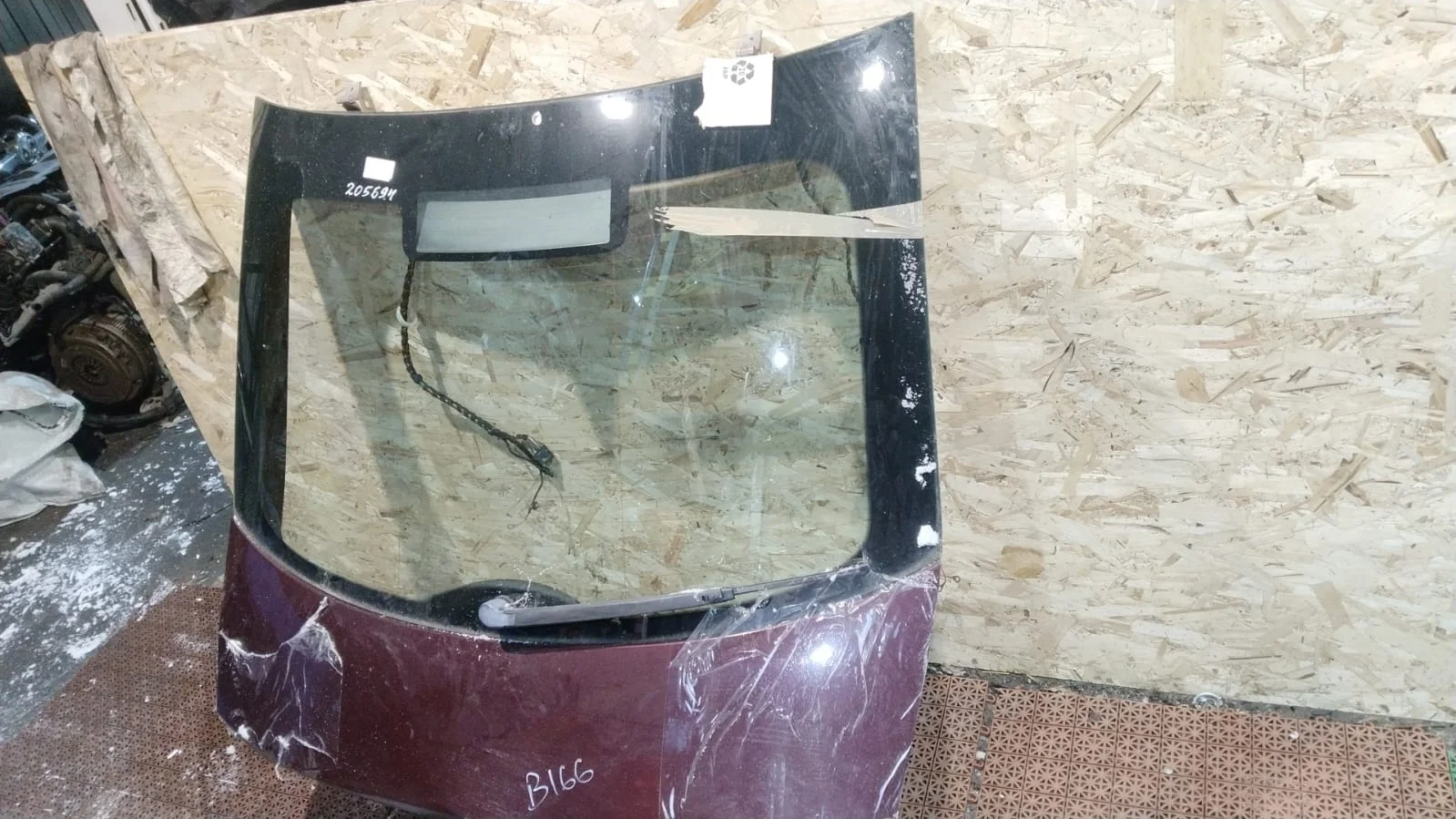 Крышка багажника SKODA RAPID 2013- вишнёвая б/у RAPID(2013-