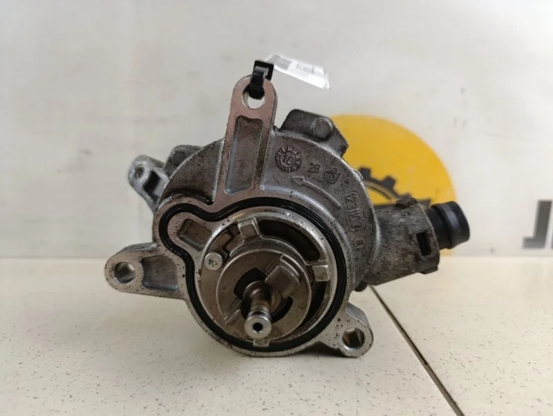 Вакуумный насос тормозной Volvo S60 2011 Y20