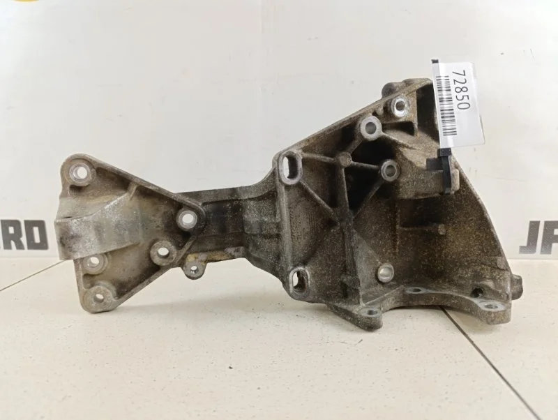 Кронштейн компрессора кондиционера Volvo S60 2011 Y20