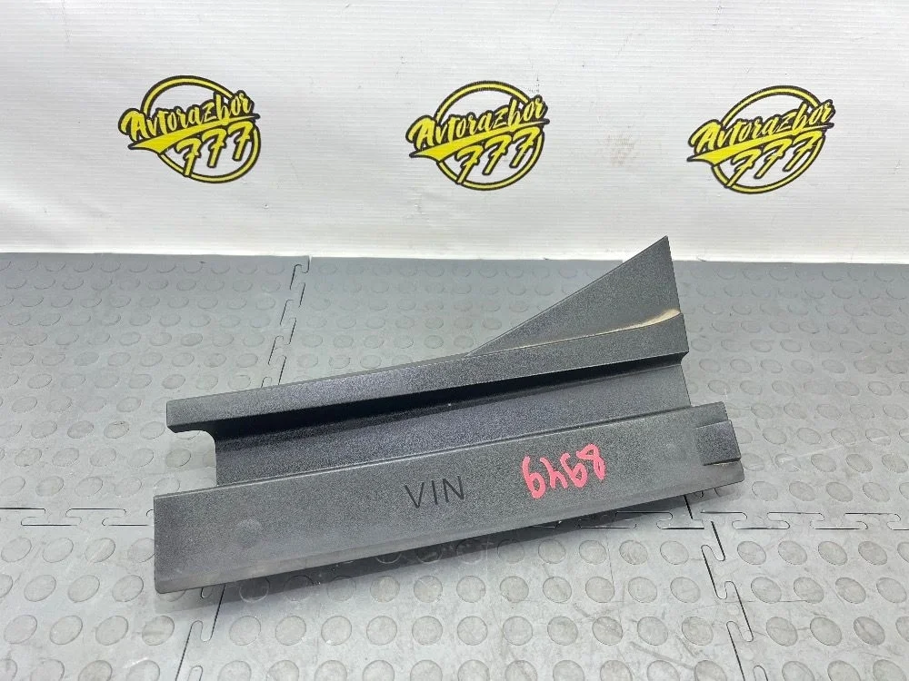 Накладка переднего крыла правого Audi Q7 4M (2015—2020)