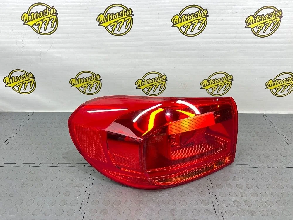 Фонарь задний левый Volkswagen Tiguan I рестайлинг (2011—2019)   2012