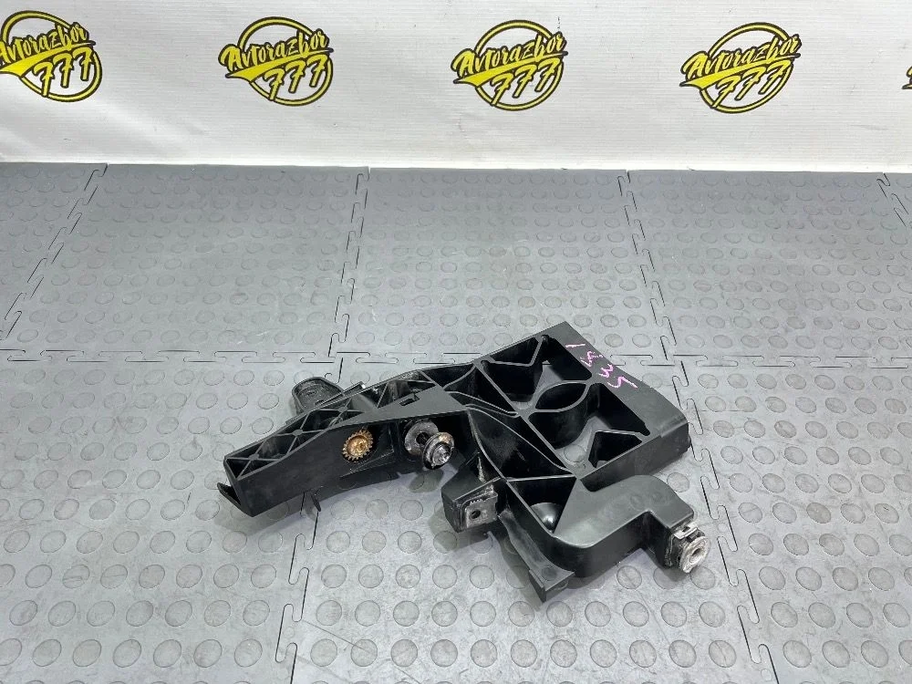 Кронштейн фар левый Audi A7 I (2010—2014)