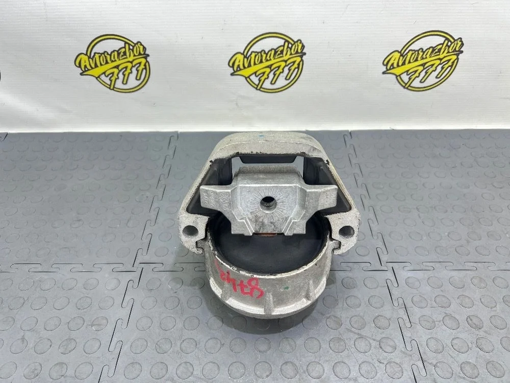 Опора двигателя правая Audi A6 Allroad Quattro C7 рестайлинг (2014—2019)