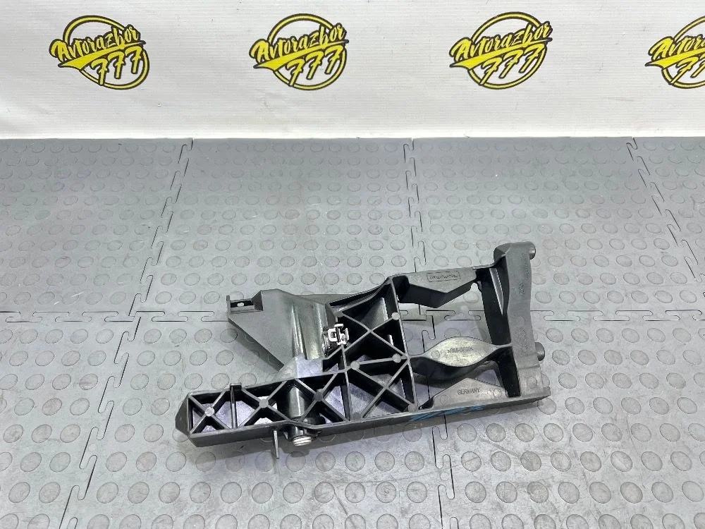 Кронштейн фар левый Audi S6 C7 (2012—2014)   2012