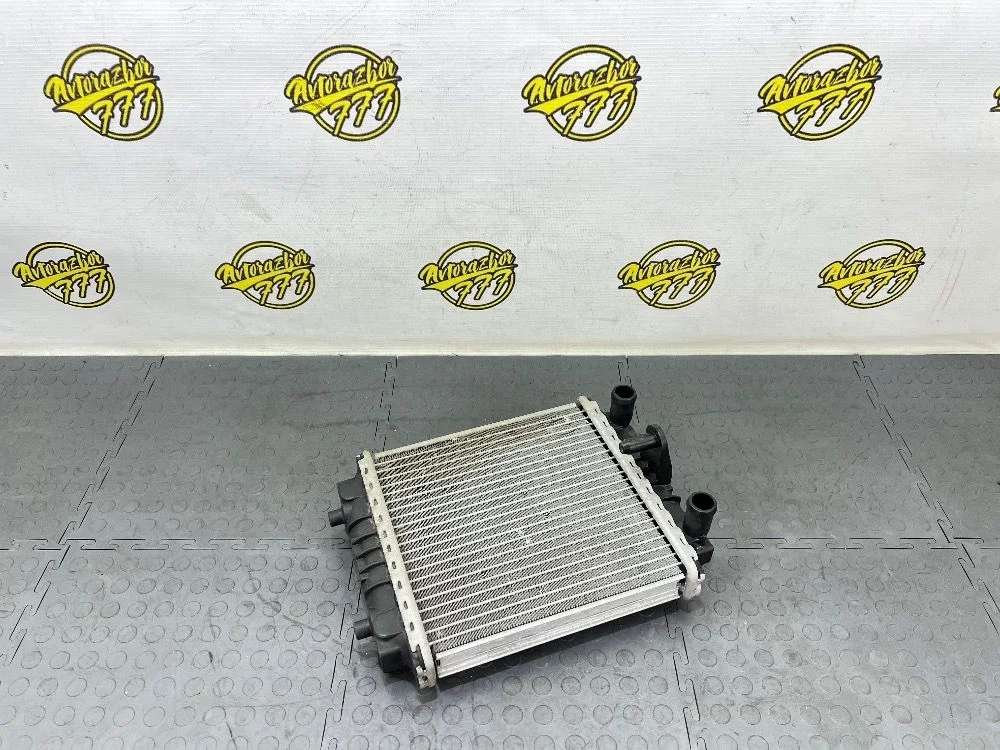 Радиатор дополнительный системы охлаждения Audi A6 C7 (2011—2014)