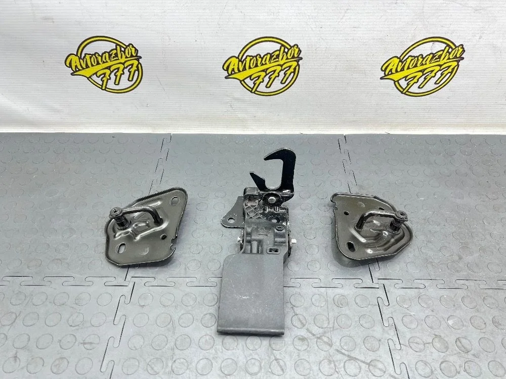 Крючок капота Audi Q3 I (2011—2014)