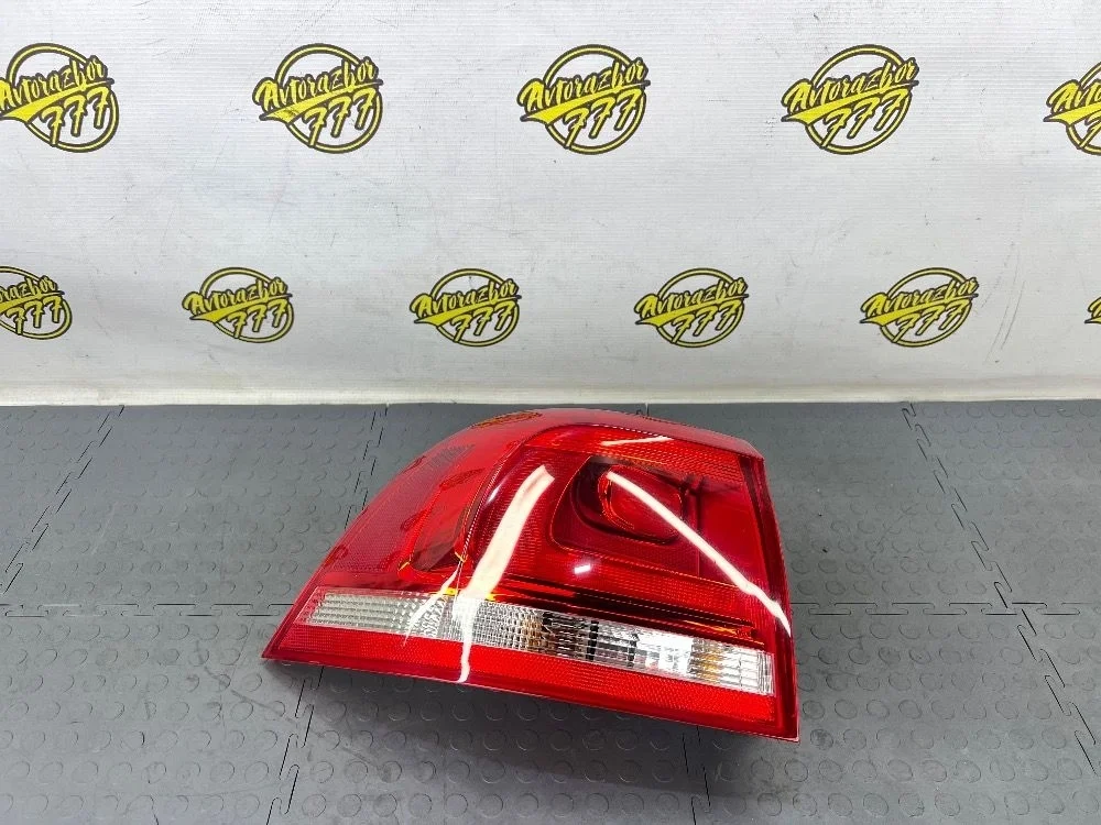 Фонарь задний левый Volkswagen Touareg II (2010—2014)