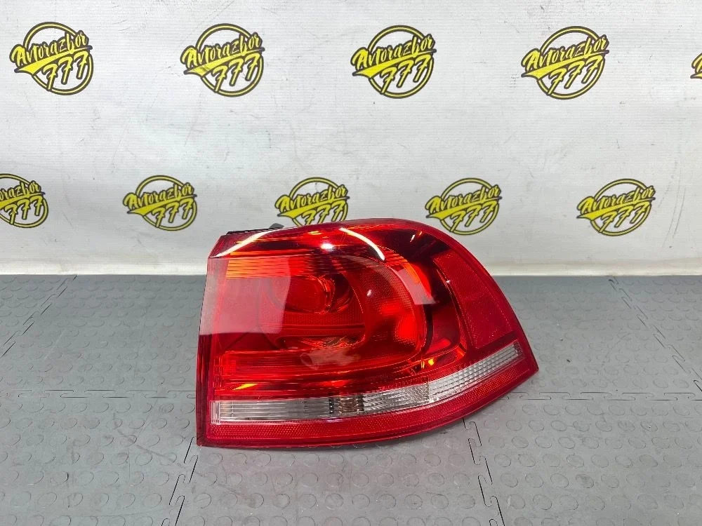 Фонарь задний правый Volkswagen Touareg II (2010—2014)