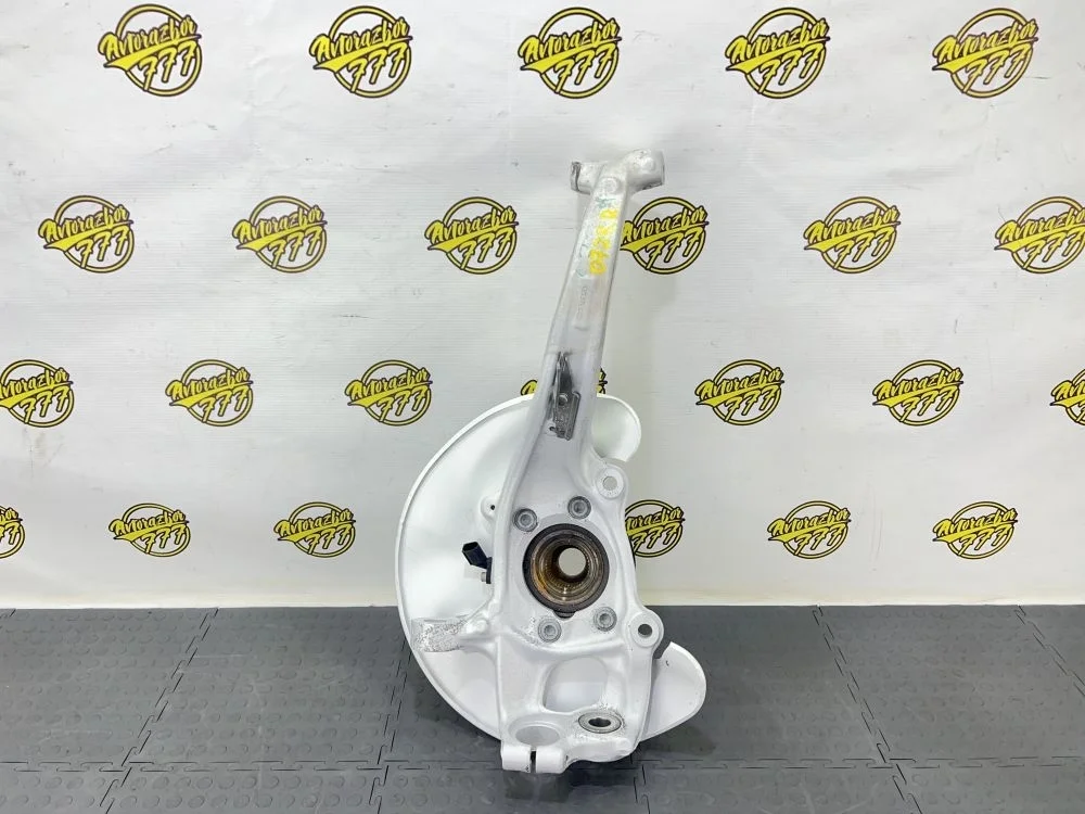 Кулак поворотный передний правый Audi A6 C7 (2011—2014)