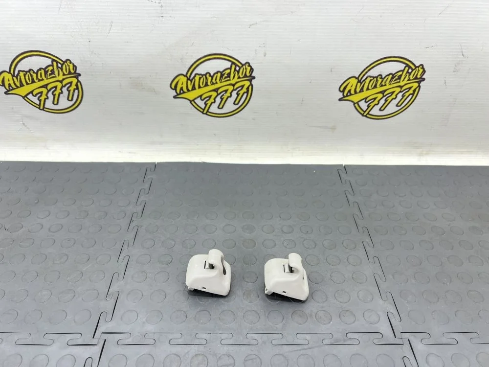 Крючок солнцезащитного козырька Hyundai Santa Fe IV рестайлинг (2020—2026)