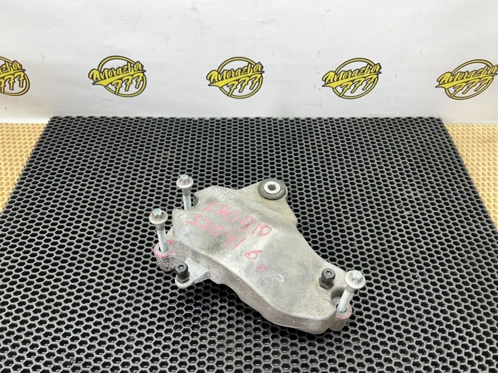 Кронштейн двигателя Mercedes-Benz B-класс W246 (2011—2014)