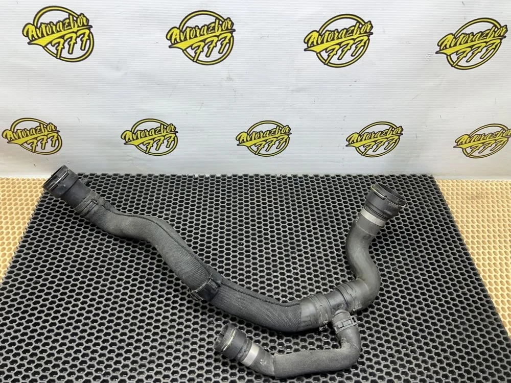 Патрубок системы охлаждения Audi A4 B8 рестайлинг (2011—2015)