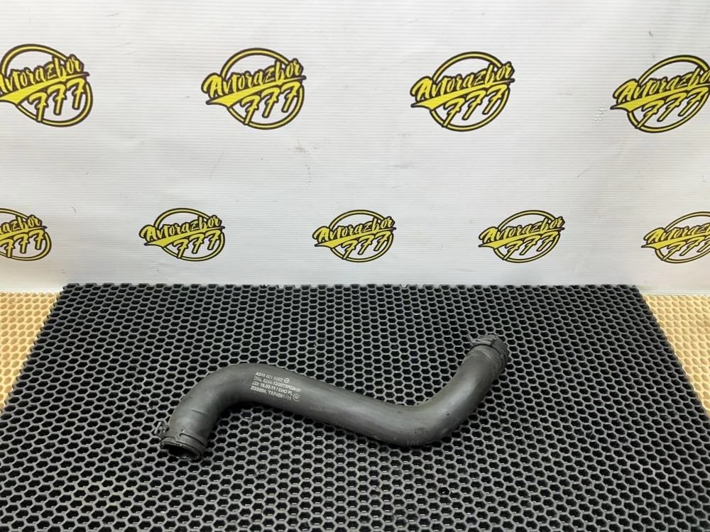 Патрубок системы охлаждения Mercedes-Benz B-класс W246 (2011—2014)