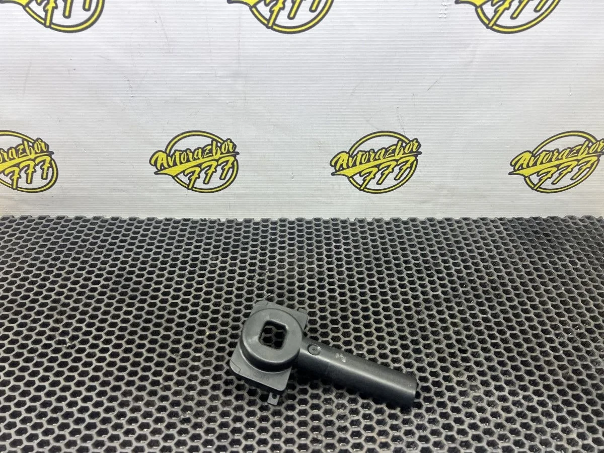 Кронштейн радиатора Audi A6 C7 (2011—2014)