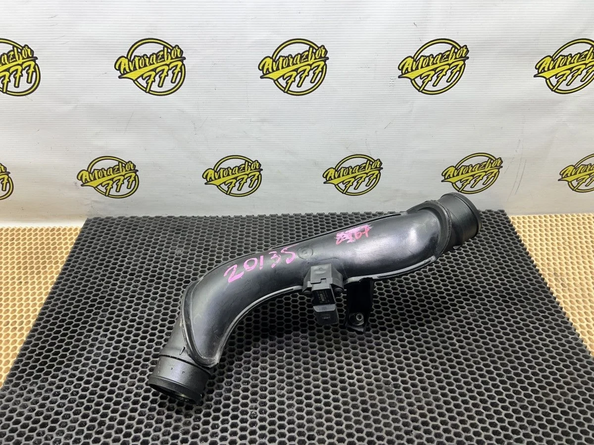 Патрубок интеркулера Volkswagen Tiguan I (2007—2011)