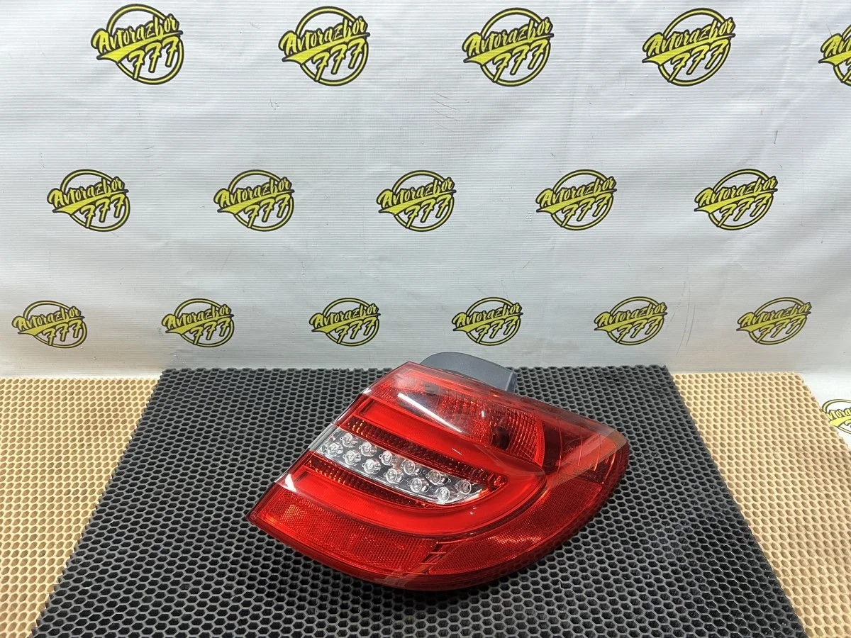 Фонарь задний правый Mercedes-Benz B-класс W246 (2011—2014)