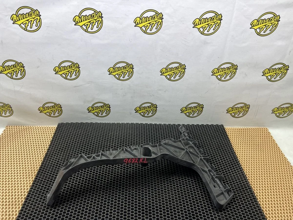 Кронштейн заднего бампера левый Audi Q5 I рестайлинг (2012—2017)