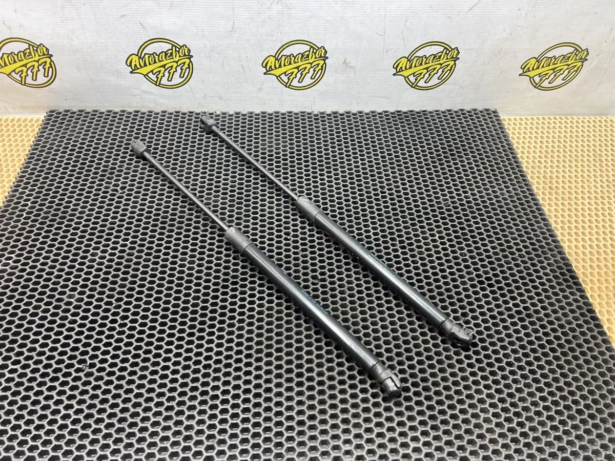 Амортизатор капота Audi Q7 4L рестайлинг (2009—2015)