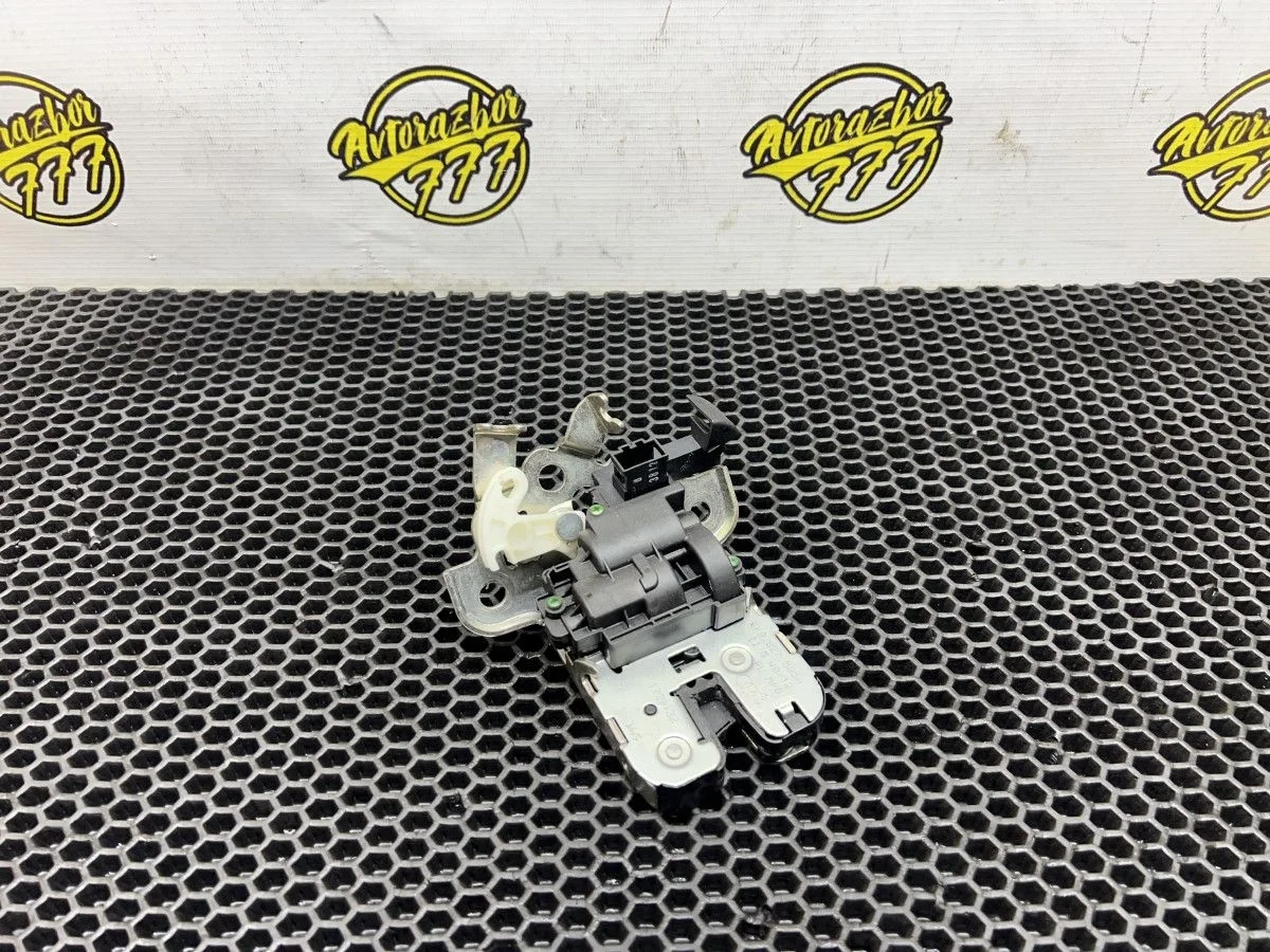 Замок крышки багажника Audi A4 B8 (2007—2012)