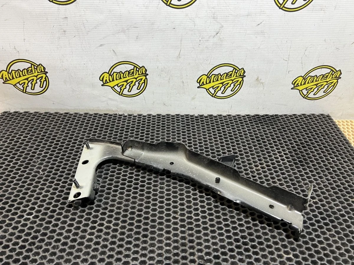 Кронштейн крепления крыла Audi A5 I рестайлинг (2011—2016)