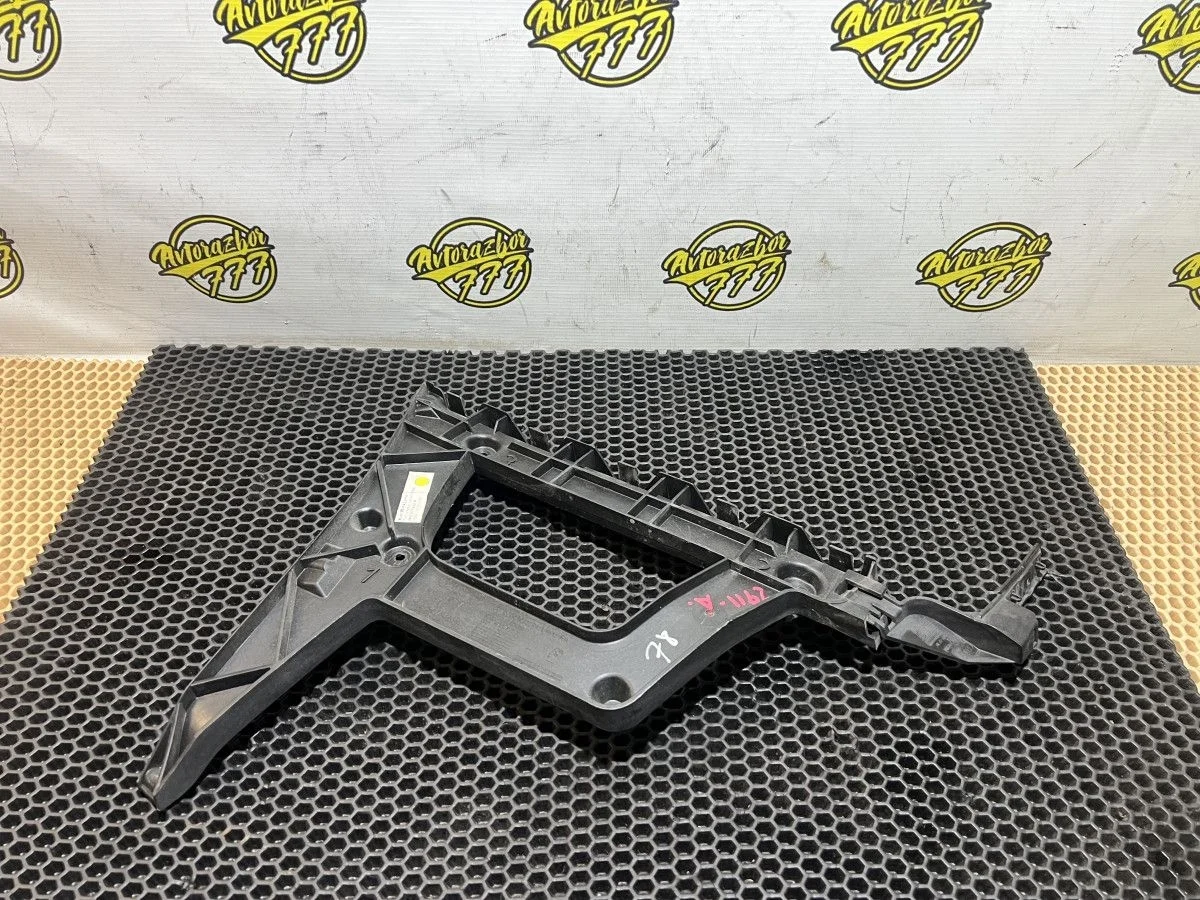 Кронштейн заднего бампера Audi A4 B8 рестайлинг (2011—2015)